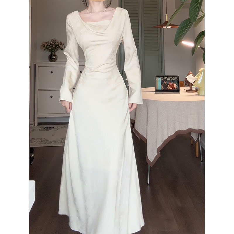 Gu Yi Guyi【Ronghua】Elegant and Gentle Jacquard Dress with a Flared Neckline for Women, 2025 Autumn and Winter Waist-Cinching Long Dress Gu Yi Guyi【Ronghua】Elegant and Gentle Jacquard Dress with a Flared Neckline for Women, 2025 Autumn and Winter Waist-Cinching Long Dress