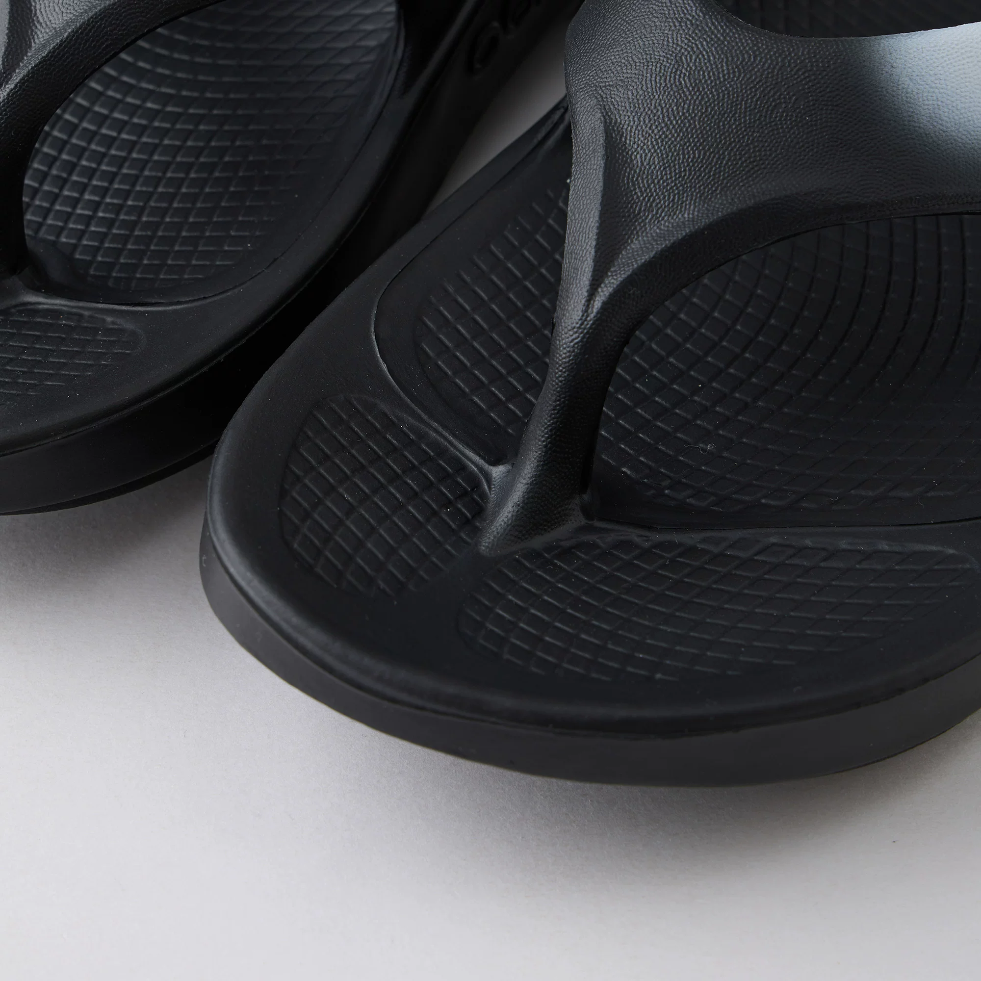 [授权现货 AND WANDER x OOFOS Recovery Sandal 联名运动人字拖]