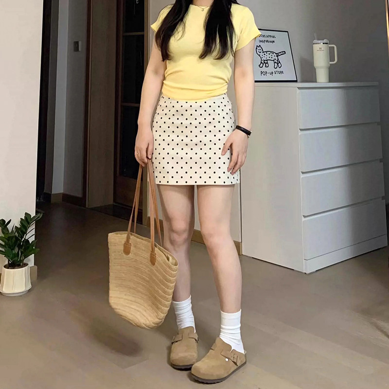 白色波点西装短裙女夏季薄款大码胖mm遮肚显瘦梨型身材a字半身裙