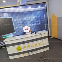 Guangxi paint broadcast anchor station childrens hosting lecture table school broadcast table eloquence training studio news broadcast