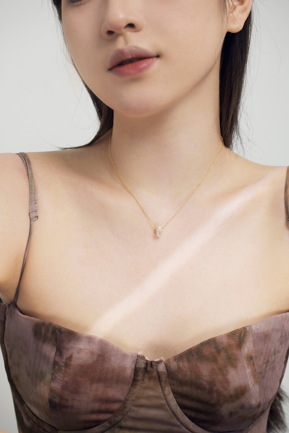 Серебряное ожерелье 凯勒芙s925银项链女士纯银足银璀璨鸽子蛋吊坠爆闪轻奢锁骨链首饰