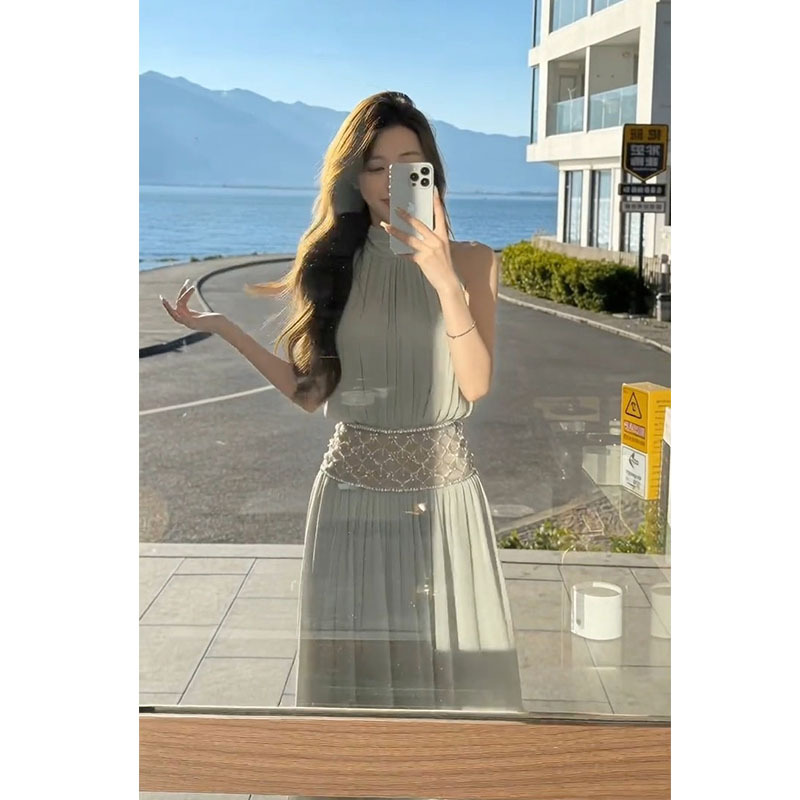 【Ocean Blue Amber】 Halter Neck Dress Socialite Birthday Party Gown Heavy Embellished with Diamonds Sexy Waist-Cinching Long Dress for Women 【Ocean Blue Amber】 Halter Neck Dress Socialite Birthday Party Gown Heavy Embellished with Diamonds Sexy Waist-Cinching Long Dress for Women