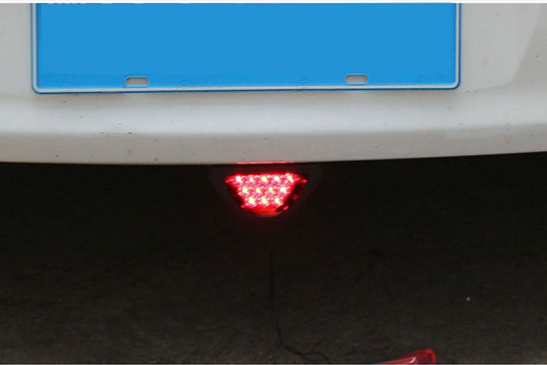 Car brake light LED pilot light universal triangle light burst flash after flying surround anti-chase tail light F1 racing light