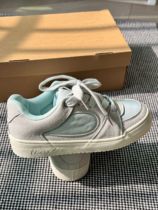 Starsgui’s pair of mint green sneakers totally appeal to my aesthetic. So sunny.