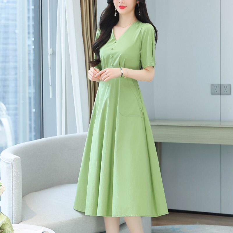 Retro French Style Whitening Avocado Green Dress for Women, New Summer Style, Sweet Waist-Cinching V-Neck Long A-Line Skirt