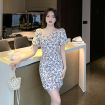 A large number of Korean style little womens oblique V-neck puff sleeve pleated slimming floral chiffon dress has been released
