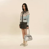 Кремовый свитер, ретро весенняя куртка, тренд сезона, стиль