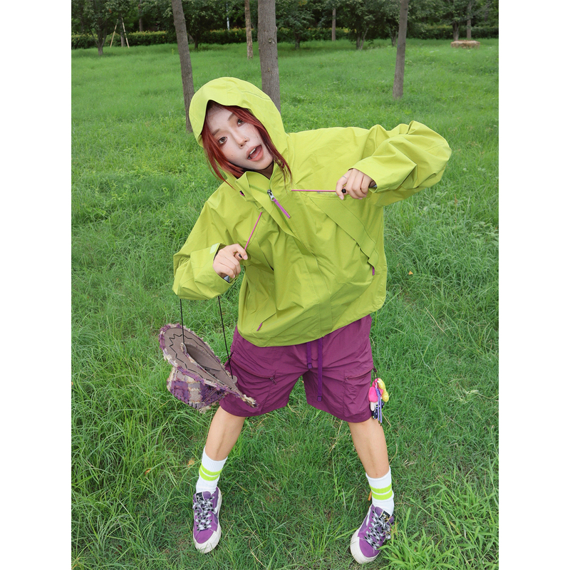 Outdoor Avocado Yellow Windproof and Waterproof Soft Shell Jacket for Women, New Spring and Autumn Dopamine Travel Hiking Jacket