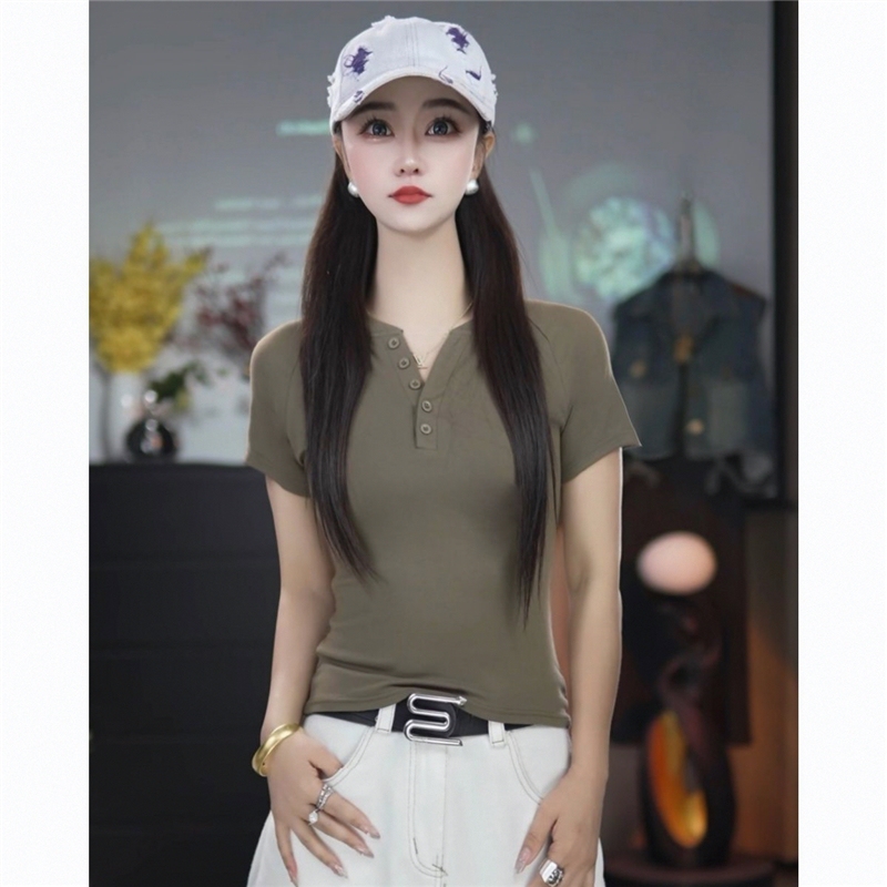 2026 Spring/Summer New Style Button-Down V-Neck Versatile Niche Design Slimming High-Waisted Solid Color Women's Knitted Slim Fit Top 2026 Spring/Summer New Style Button-Down V-Neck Versatile Niche Design Slimming High-Waisted Solid Color Women's Knitted Slim Fit Top