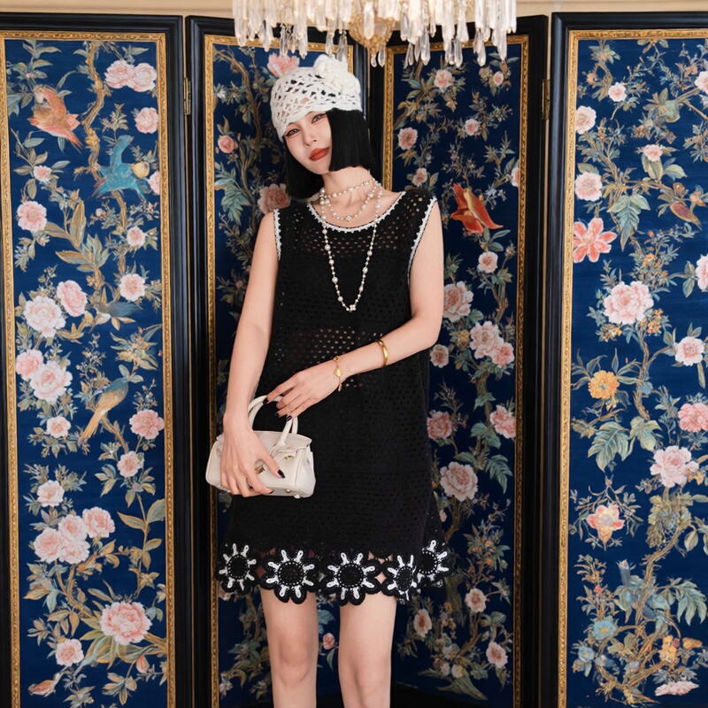 Casual Style, Versatile Black Cut Out Dress, Women's Spring Sleeveless Lace Mid-Length Skirt, Slimming and Versatile Vest Dress