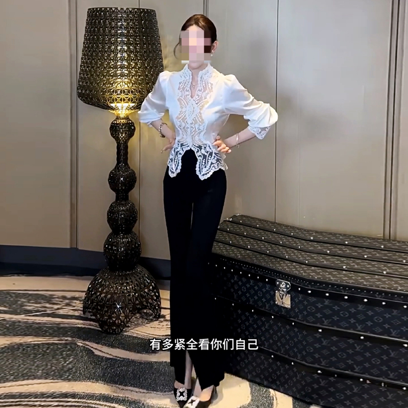 Heavy Lace Patchwork Long-Sleeve Shirt for Women, 2026 Autumn New Style, High-End Fashion, Unique Slim-Fit Short Top Heavy Lace Patchwork Long-Sleeve Shirt for Women, 2026 Autumn New Style, High-End Fashion, Unique Slim-Fit Short Top