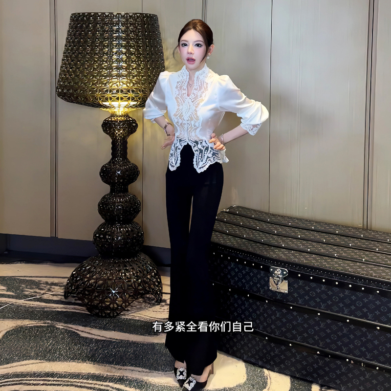 Heavy Lace Patchwork Long-Sleeve Shirt for Women, 2026 Summer New Style, High-End Fashion, Unique Slim-Fit Short Top