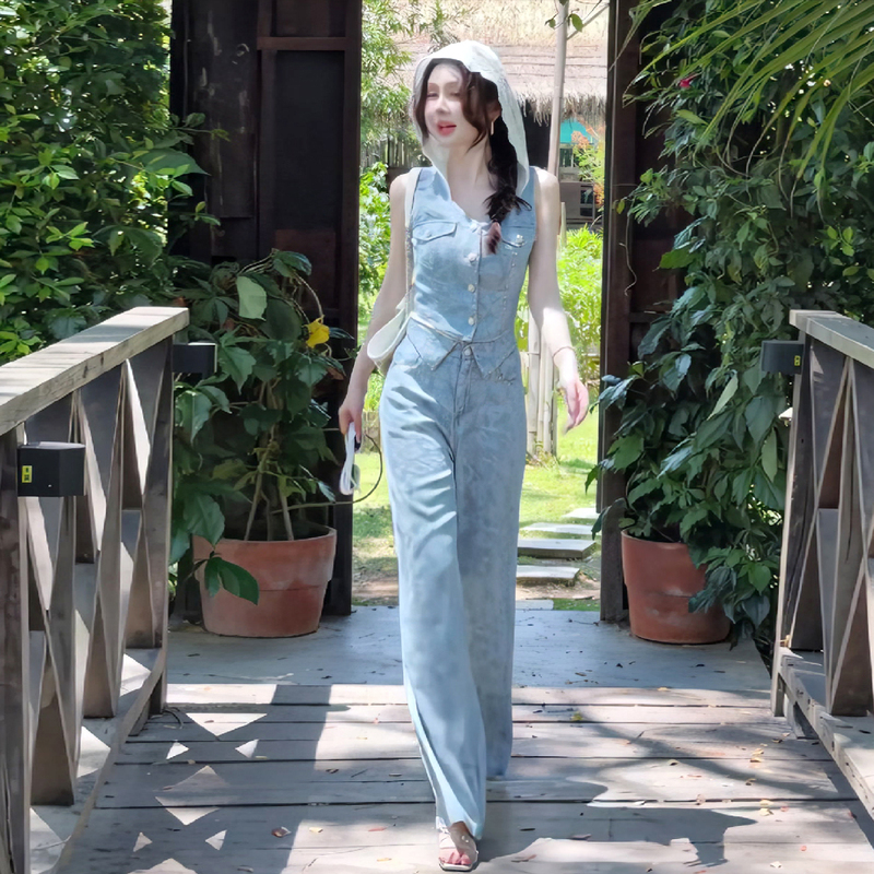 Retro Fashion Suit for Women, Summer Design, Lace Patchwork, Hooded Beaded Denim Vest, Wide-Leg Pants Two-Piece Set