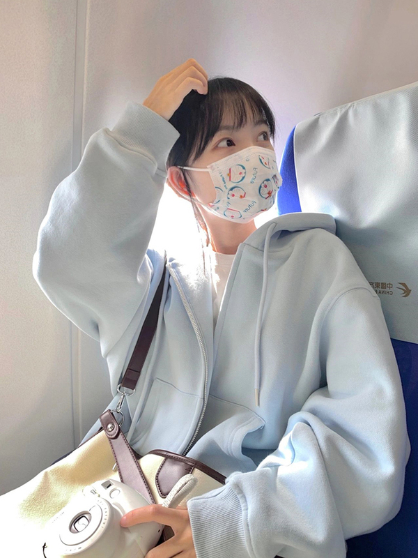 Milk Blue Hooded Sweatshirt Jacket for Women, Autumn and Winter Style, Fleece-Lined, Thickened, Loose, Lazy Style, Versatile Zip-Up Cardigan Top Milk Blue Hooded Sweatshirt Jacket for Women, Autumn and Winter Style, Fleece-Lined, Thickened, Loose, Lazy Style, Versatile Zip-Up Cardigan Top