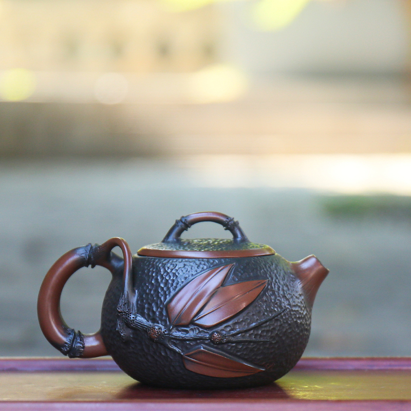 Bionic Flower Vessel~ Rising Steadily Bamboo Rhythm Pot, Fully Handmade Antique Bronze-Colored Jian Shui Purple Clay Pot with Ball-Hole Spout Bionic Flower Vessel~ Rising Steadily Bamboo Rhythm Pot, Fully Handmade Antique Bronze-Colored Jian Shui Purple Clay Pot with Ball-Hole Spout