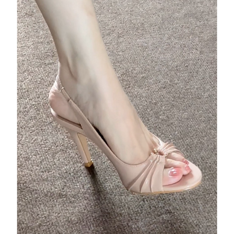 Gggk Beautiful and Gentle Nude Color Stiletto Metal Buckle Sandals for Women, Summer Outerwear, Pleated Open-Toe Roman High Heels