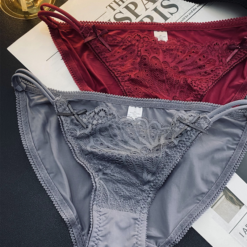 Very Attractive and Sexy, Purple-Red Lace Women's Low-Waist Red Seamless Cotton Crotch Panties, New Ice Silk Style