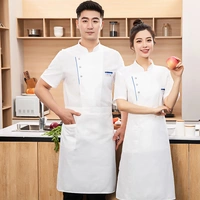 Белая футболка, фартук, короткий рукав