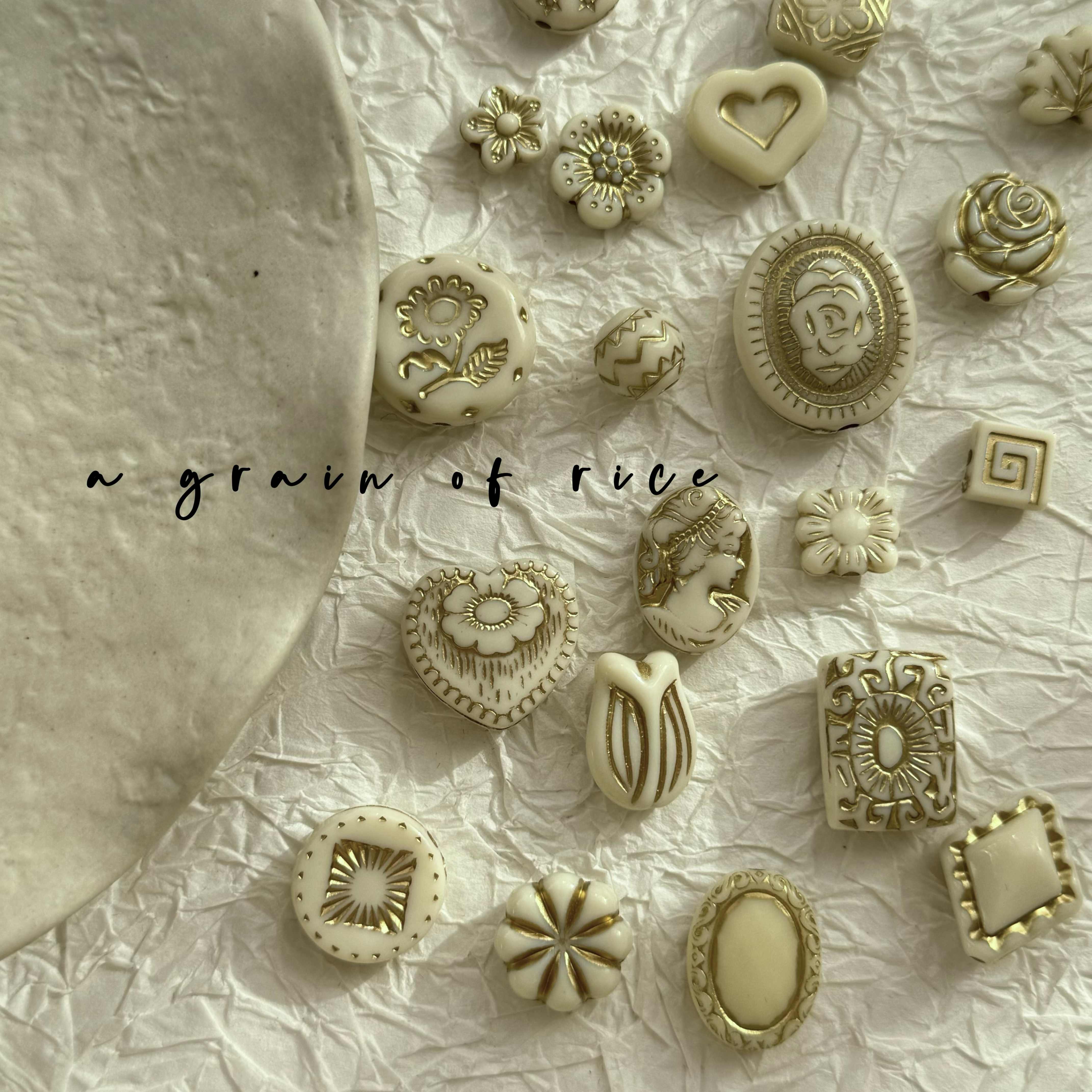 T0008945　象牙　女性置物　294ｇ