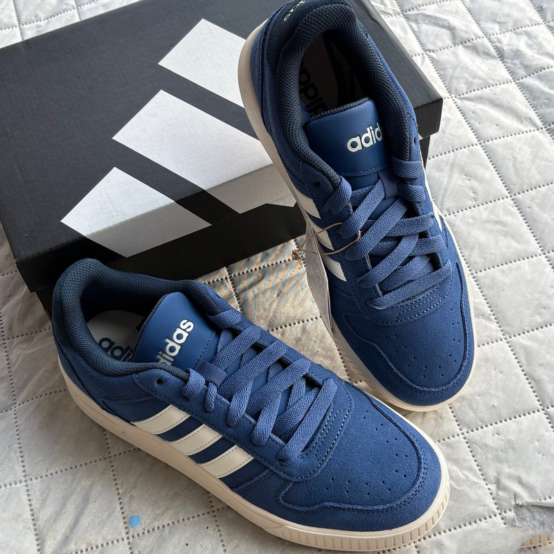 Adidas D-Pad Classic Small Serrated Edges, Comfortable and Versatile, Unisex Sneakers, Blue and White Kz5570