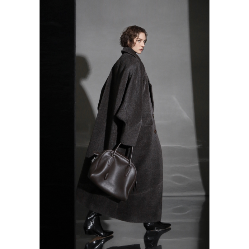 Jianchuang Urban Light and Shadow Imported Suli Alpaca Wool Coat for Women, Mid-Length Loose Fit Alpaca Fur Jacket, New Trendy Style Jianchuang Urban Light and Shadow Imported Suli Alpaca Wool Coat for Women, Mid-Length Loose Fit Alpaca Fur Jacket, New Trendy Style