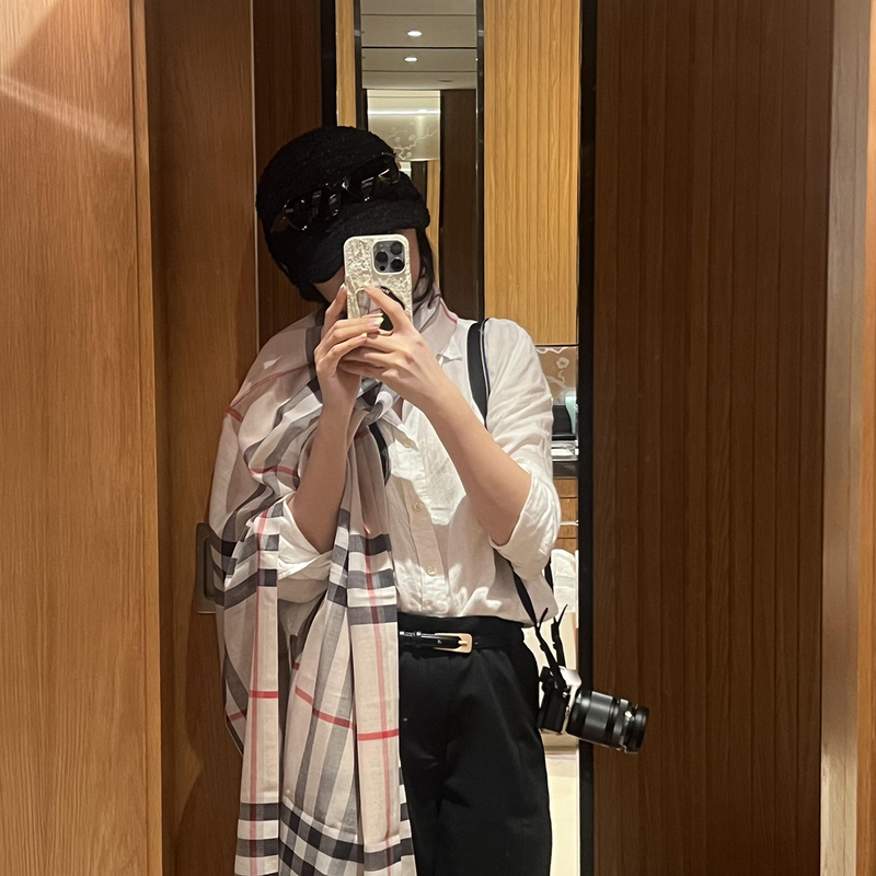 Striped Plaid Artistic Old Money Style Silk Scarf for Women, Spring and Autumn Linen Neck Scarf, Thin Neck Scarf, Cotton and Linen Breathable Gauze Scarf