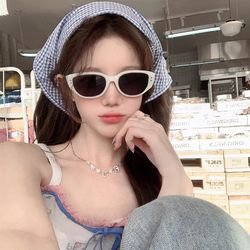 ins Xiaohongshu Same Style White Cat-Eye Sunglasses for Women, High-End Retro Hot Girl Uv Protection Sunglasses Trendy