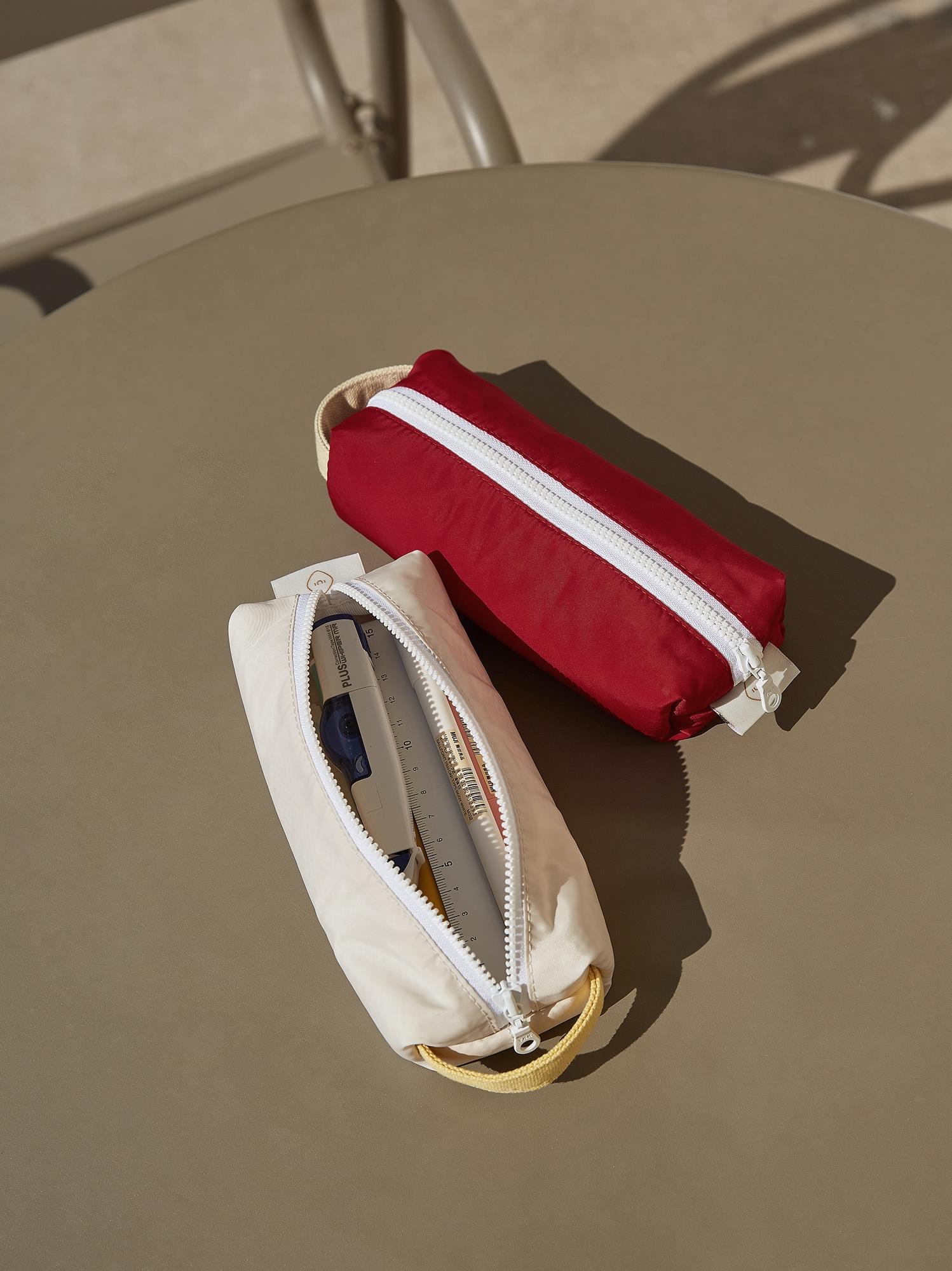 Pencil case Boy paragraph 10 years old Intentions Original Cream Small Square Soft Anti-Fall Containing Pen Bag Light minimalist-Taobao