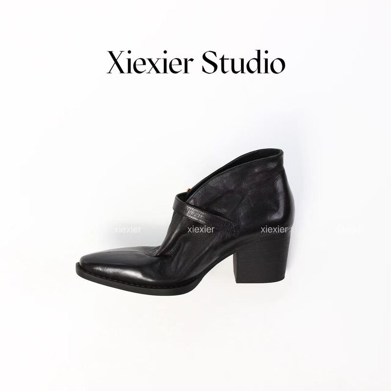 Xie Xier | Old Money Style First Layer Cowhide Thick High-Heeled Ankle Boots with Pointed Toe, Slimming and Versatile for Commuting. Xie Xier | Old Money Style First Layer Cowhide Thick High-Heeled Ankle Boots with Pointed Toe, Slimming and Versatile for Commuting.