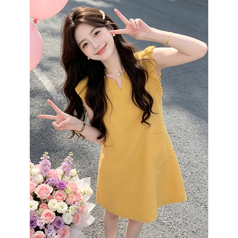Korean Style Sleeveless V Neck Yellow Dress for Women Summer 2026 New Style Waist Slimming A-Line Skirt Elegant Casual Skirt
