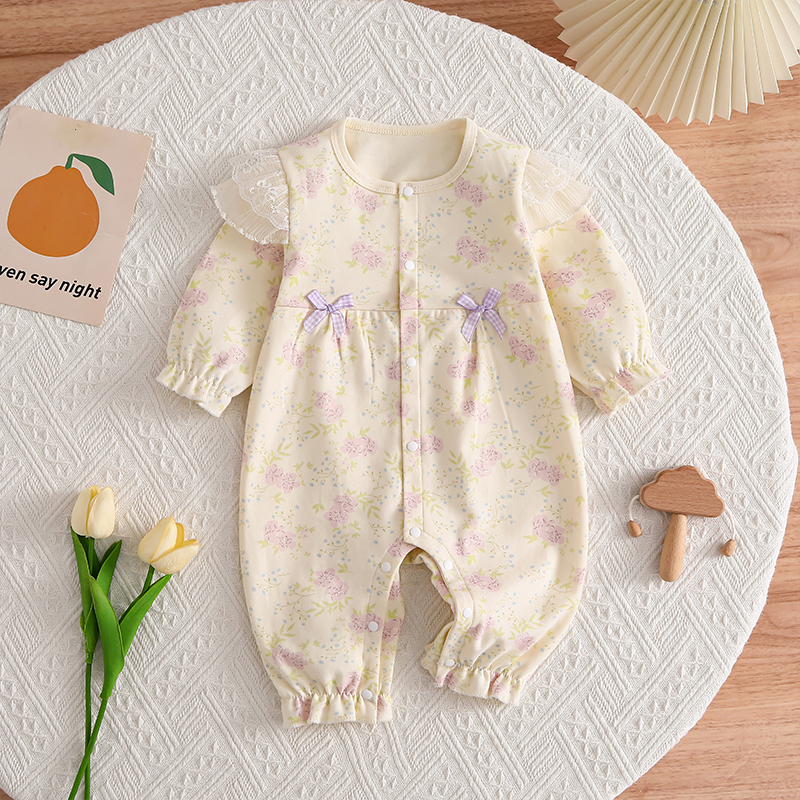 Baby Spring and Autumn Romper, Pure Cotton, Long-Sleeved Clothes for Baby Girls, Cute Autumn Purple Romper with Flutter Sleeves and Lace Trim, Suitable for Going Out