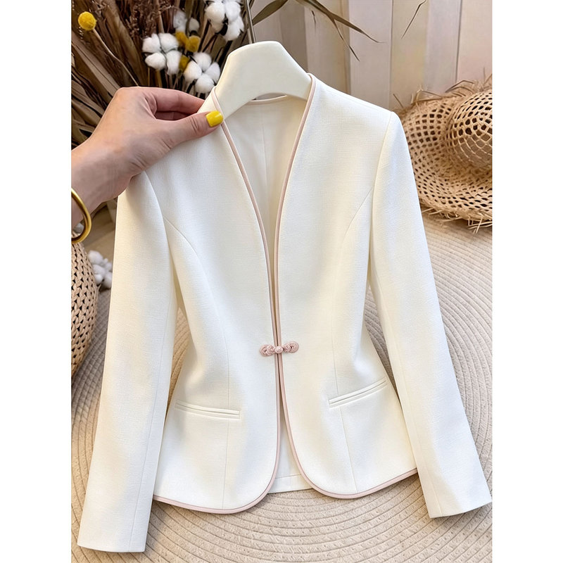 Light Luxury and Elegant White Buttoned Blazer for Women, 2026 Autumn New Design, Patchwork Waist-Cinching Slimming Top Light Luxury and Elegant White Buttoned Blazer for Women, 2026 Autumn New Design, Patchwork Waist-Cinching Slimming Top