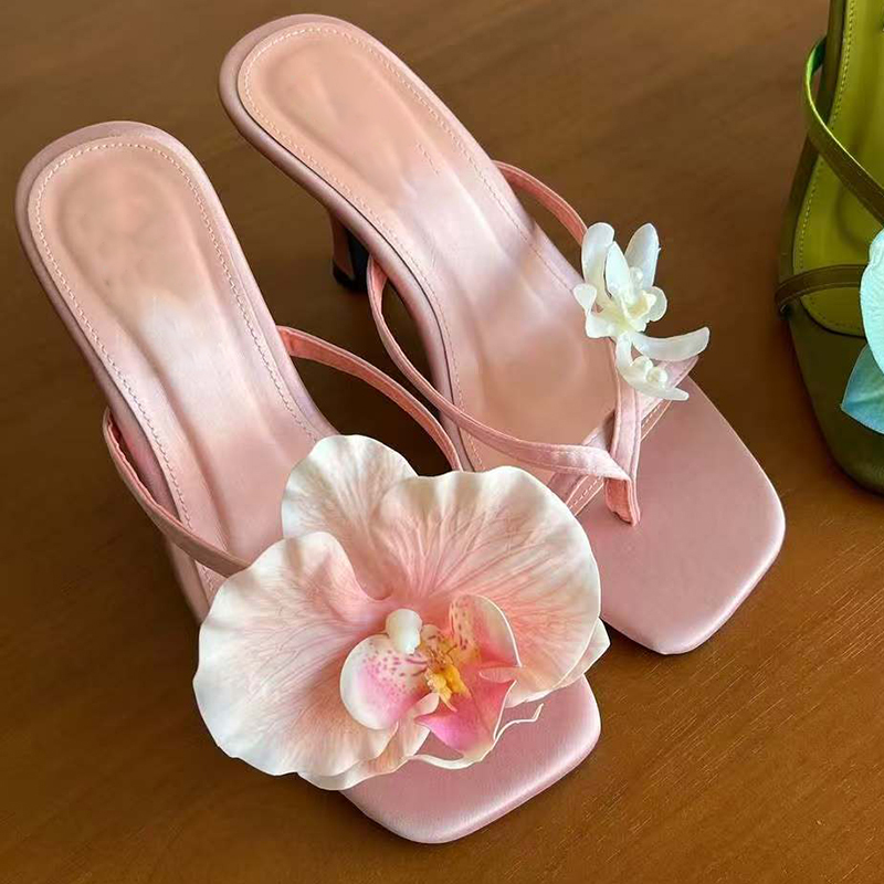 Patent Leather Version! Thai Handmade Asymmetrical Floral Sandals for Women, Satin Thong Sandals with Stiletto Heels and Half-High Heels Patent Leather Version! Thai Handmade Asymmetrical Floral Sandals for Women, Satin Thong Sandals with Stiletto Heels and Half-High Heels