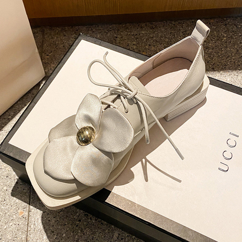 Leather white flower shoes evening wind small shoes with skirt soft and flat slippers 2022 spring new style