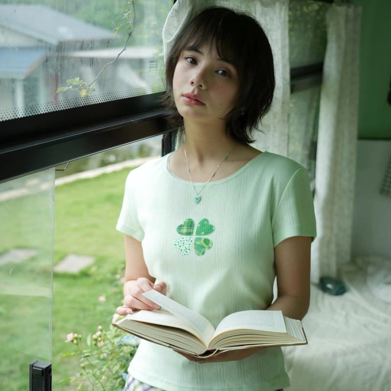 Tears Sofa Four-Leaf Clover Applique Knitted Lace Collar T-Shirt Short Sleeve