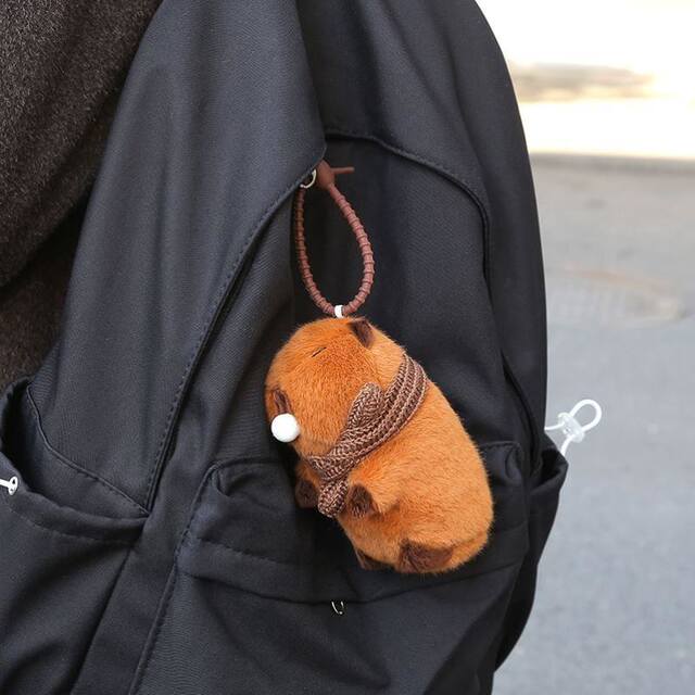 Capybara Plush Toy Blowing Bubbles, Squeaking Capybara Keychain Pendant