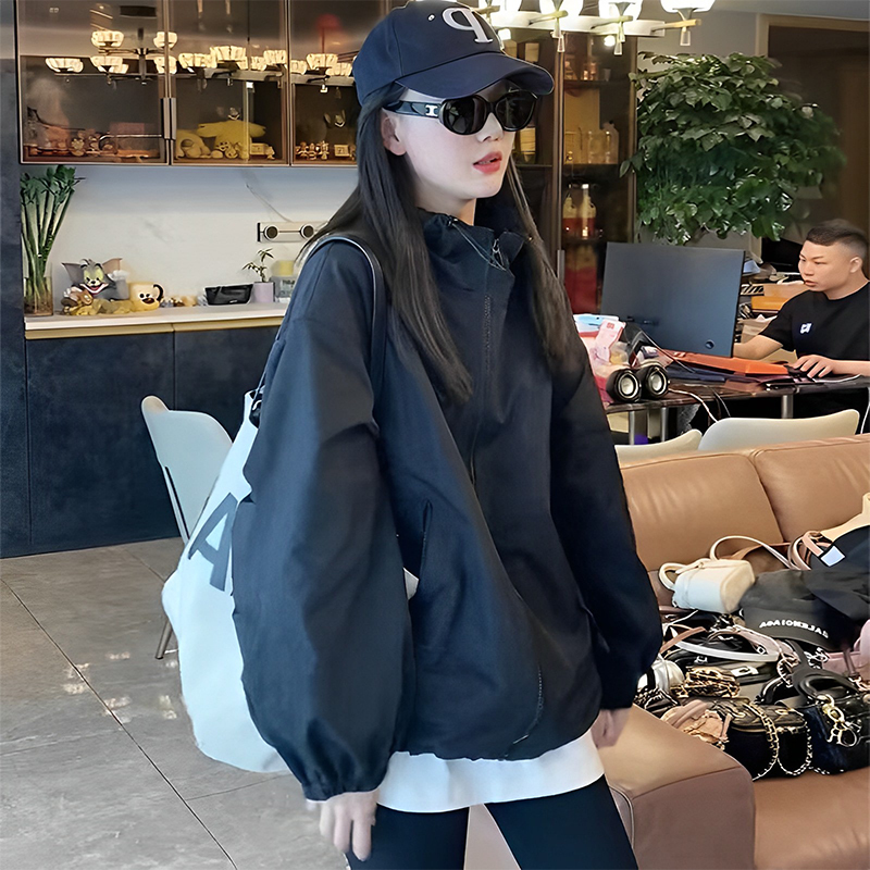 Black Thin Short Hooded Windbreaker Jacket for Women, Autumn 2026 New Popular Style, Petite Casual Jacket Black Thin Short Hooded Windbreaker Jacket for Women, Autumn 2026 New Popular Style, Petite Casual Jacket