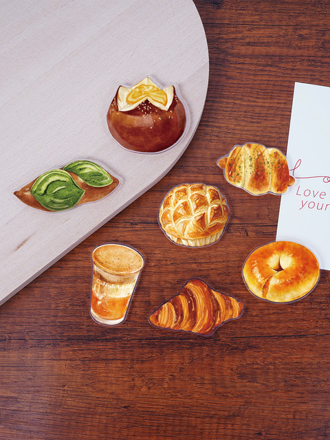 Bread refrigerator magnet acrylic alkaline water bread dessert magnet magnetic personality creative refrigerator magnet refrigerator decoration