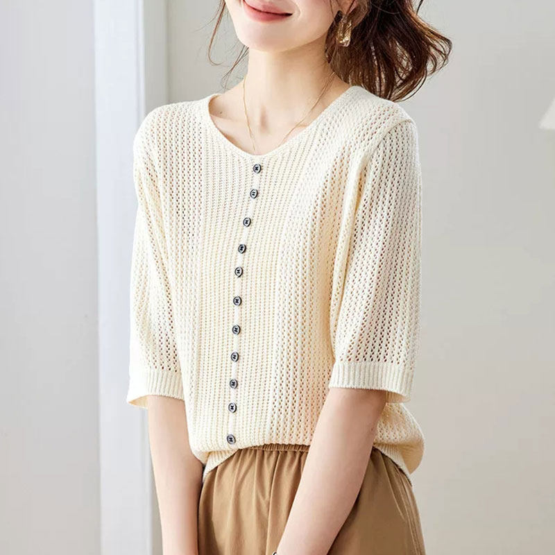 V领镂空针织衫女夏季七分袖薄款纽扣宽松洋气时尚打底衫套头上衣