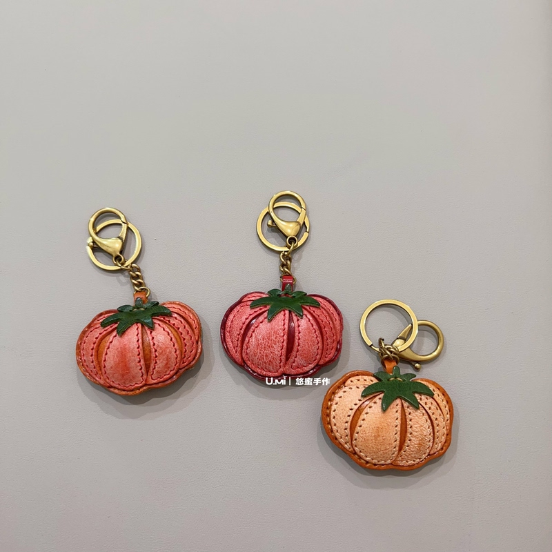 Handmade First-Layer Cowhide Pumpkin Pendant, Genuine Leather Creative Cute Esoteric Good Luck Bag Charm Car Keychain