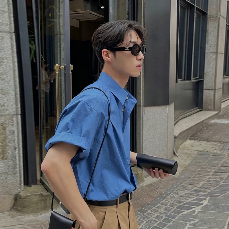 Island Resort Style Klein Blue Short-Sleeved Shirt for Men, New Summer Style, Loose Silhouette, High-End Shirt, Blue Island Resort Style Klein Blue Short-Sleeved Shirt for Men, New Summer Style, Loose Silhouette, High-End Shirt, Blue