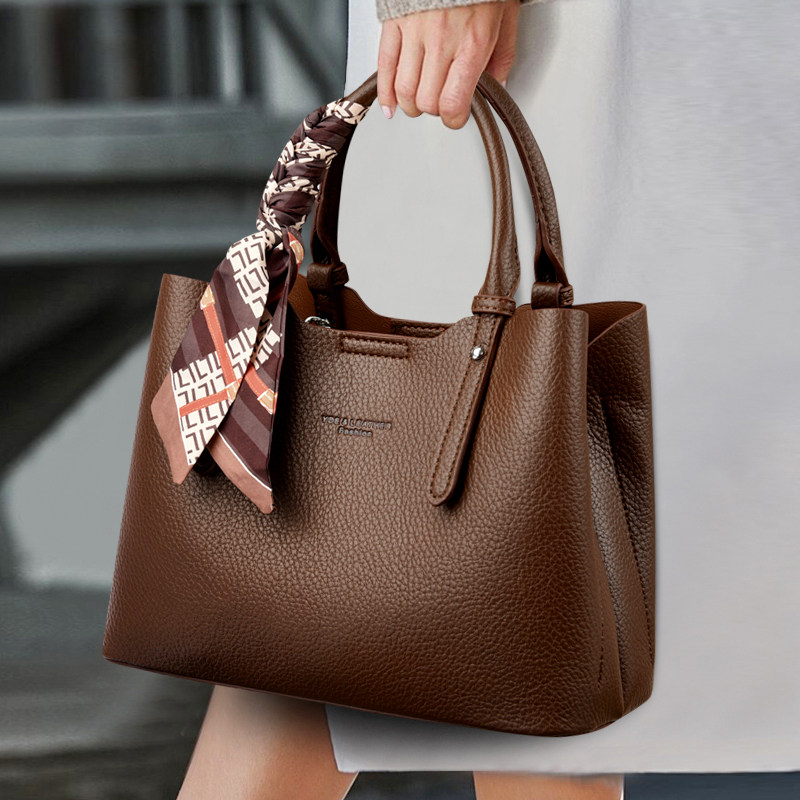 Brand Genuine Leather Handbag Women's Bag New Model 2026 Fashionable and Elegant First Layer Cowhide Crossbody Bag Middle-Aged Mother's Bag