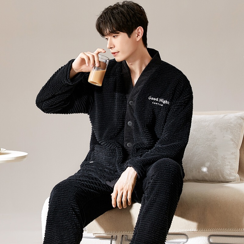 【High Quality】Men's Winter Coral Fleece Pajamas, Thickened Jacquard Long Sleeve Autumn/Winter Men's Flannel Homewear 【High Quality】Men's Winter Coral Fleece Pajamas, Thickened Jacquard Long Sleeve Autumn/Winter Men's Flannel Homewear