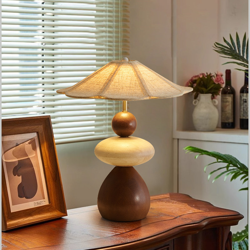 Vintage-Style Bedside Table Lamp 2026 New Model Living Room Tabletop Ambient Light Song-Style Aesthetic Fabric Bedroom Decorative Lighting