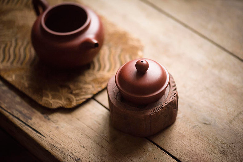 Old objects carved in the child are it with clay tea tea zero pet cover