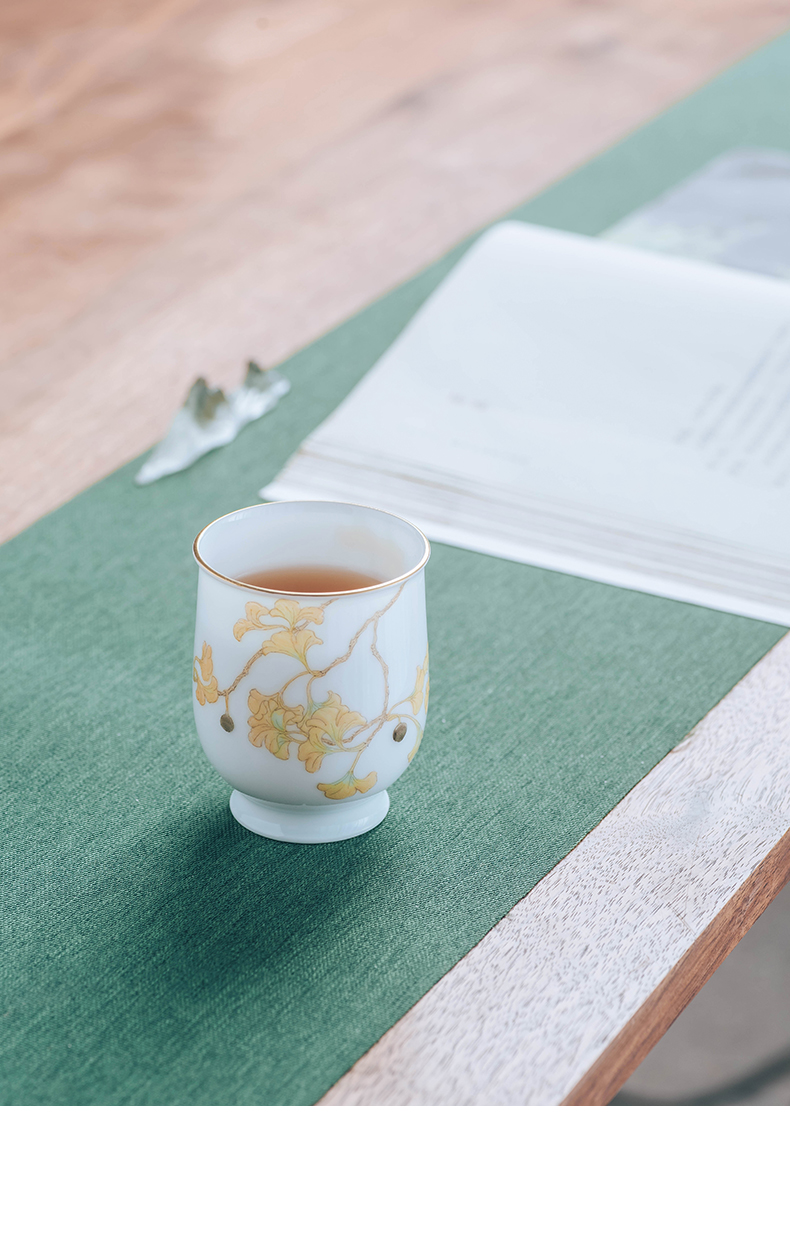 Hand - made In pastel ginkgo cup. Hand trophy. The Full 75 ml. Delicate play 106 mud resistant white porcelain cup