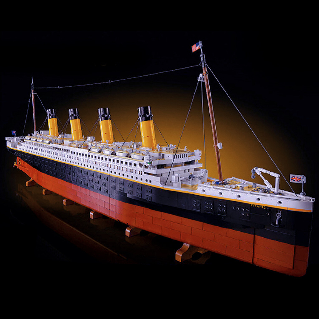 Lego Titanic boy assembled a large adult high - difficulty building microparticle model 12 year old toy
