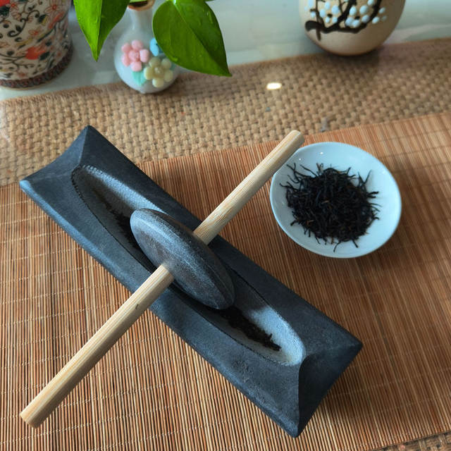 Blue Stone Grinding Wheel Tea Utensil, Stone Mortar from the Tang and Song Dynasties for Crushing Medicine, Traditional Tea Tray, Tea Powder Grinding Tool, Tea and Herbal Medicine