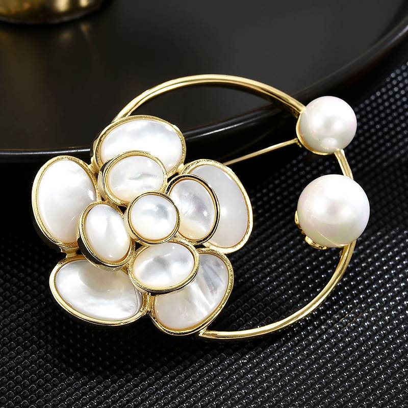 New elegant natural fritillary Advanced sensation Mountain tea flower brooch with female coat suit lavish with little fragrance ethos-Taobao