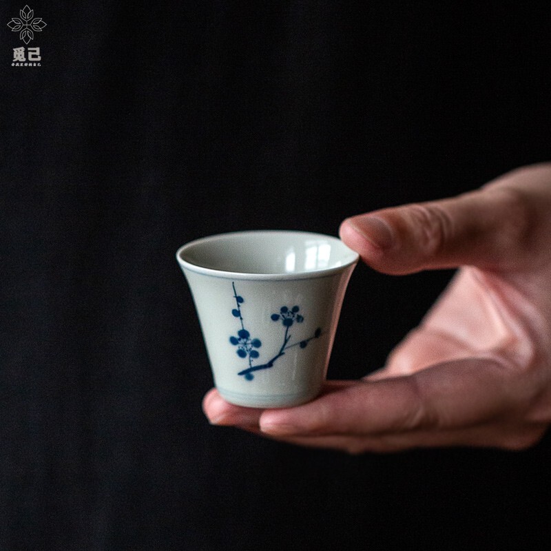 Hand-Painted Plum Blossom Kung Fu Tea Cup, Household Tea Cup, Single Cup, Chinese Retro Ceramic, Personal Use Master Cup Hand-Painted Plum Blossom Kung Fu Tea Cup, Household Tea Cup, Single Cup, Chinese Retro Ceramic, Personal Use Master Cup